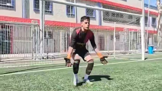 单刀球K字封挡的正确下地动作