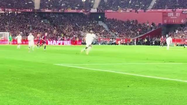 底线视角欣赏下佩德里的世界波破门，首开纪录