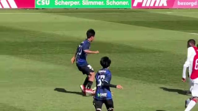 大阪钢巴青年vs阿贾克斯青年，这非洲小孩能力真强#足球
