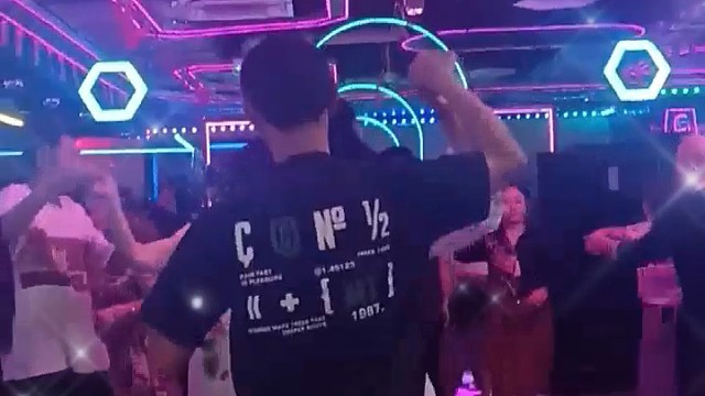 交谊舞，做自己