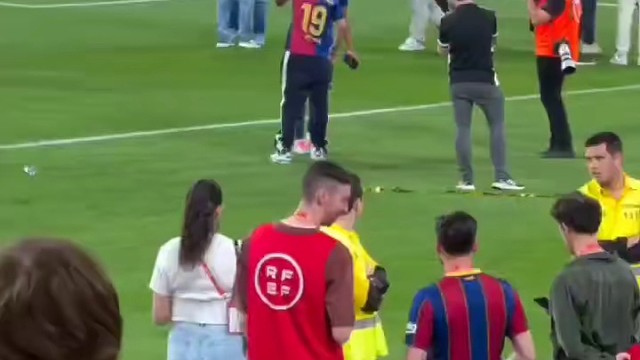 亚马尔和他爸爸就像哥们