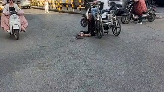 你去理他，等一下你比他還可憐