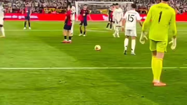 贝林厄姆和加维小冲突