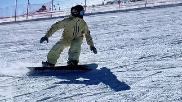 不同的列车都在开往更好的方向 #滑雪 #单板滑雪 #八字刻滑