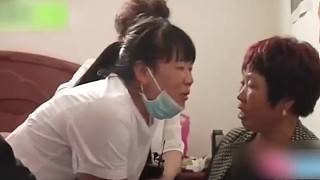 趁著婆婆兒子不在家,整天狂毆兒媳解氣,事后又求兒媳別離婚
