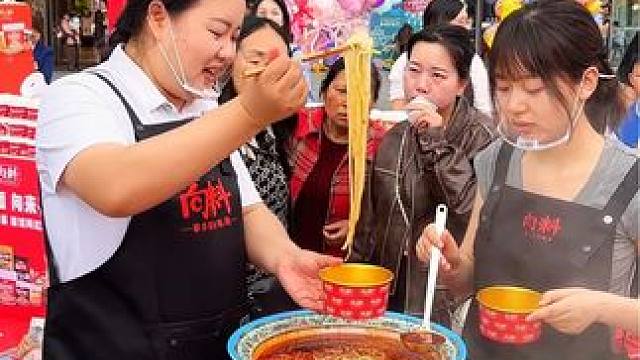 胖妹家的小面调料好吃，家里的老人小孩都能吃，6种口味根据不同的辣度去选择哟#小面调料#重庆小面