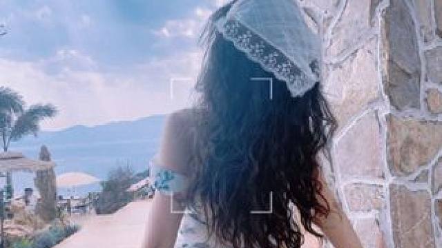 #五一拍照 #花的世界很美 #姿势 
   
签收一份浪漫的春天