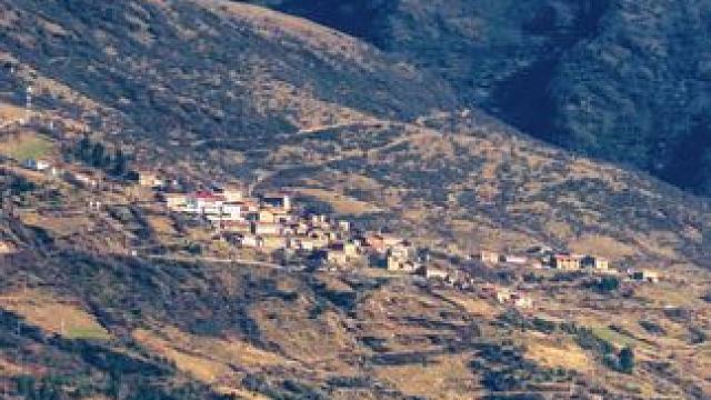 我拍摄过的川西村寨（45）川西阿坝州黑水县洛多乡的嘎茸村#川西高山峡谷区 #记录家乡变化 #高山草甸