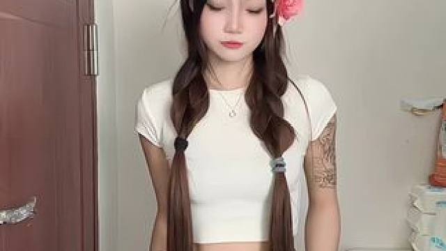 偶尔营业一下 #和平精英七喵 #扭胯