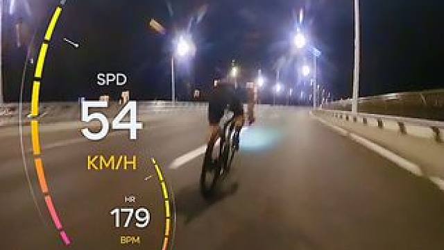 不是我骑不快，是我要照顾摄像师 #摇车是一种信念 #魅骑骑行服 #公路车运动#骑行不止是骑行