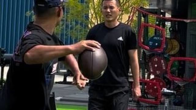 #美式橄榄球 #橄榄球运动员 #四分卫 #四分卫训练 #橄榄球入坑瞬间 是有训练搭子的一天