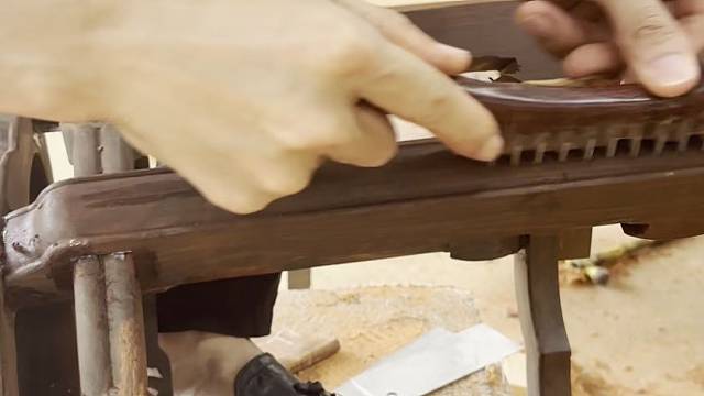 大红酸枝梅花古凳