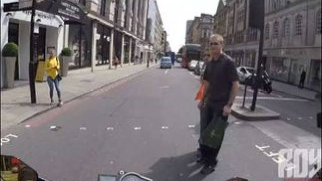 强大的引擎声音比喇叭更好使#胡思瓦纳900r#专业动作请勿模仿