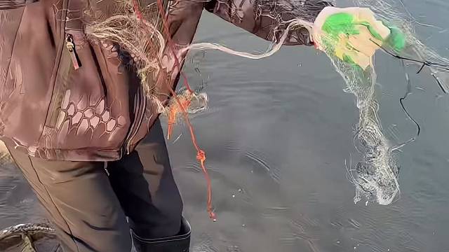 #户外捕鱼 #真实户外 #河边随拍 #现场实拍 #今天收获