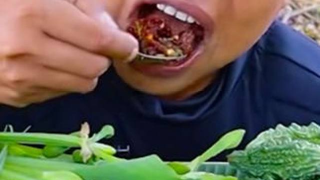 新鲜小苦瓜辣拌️鲜牛肉 #美食 #泰国美食 #户外美食 #内容启发搜索