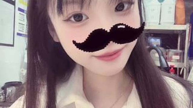 你那天给我打电话.. 其实我在玩瓦洛兰特你消遣的说想我一波A大我混烟进去吃了四个闪在屏幕白花花的时候