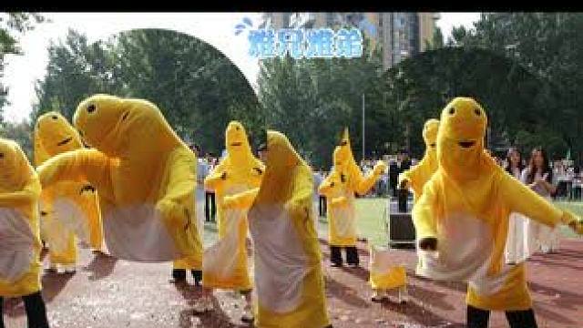 hhhhhhhhhhhhh！！！！！ 不是，哥们，你.... #奶龙 #运动会名场面 #四川电影电视