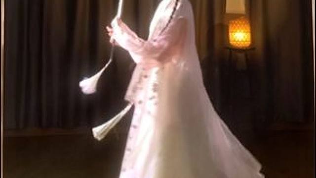 三月梨花雪 几载开了又败～ #汉服 #古典舞 #向全世界展示中国舞 #国风古韵