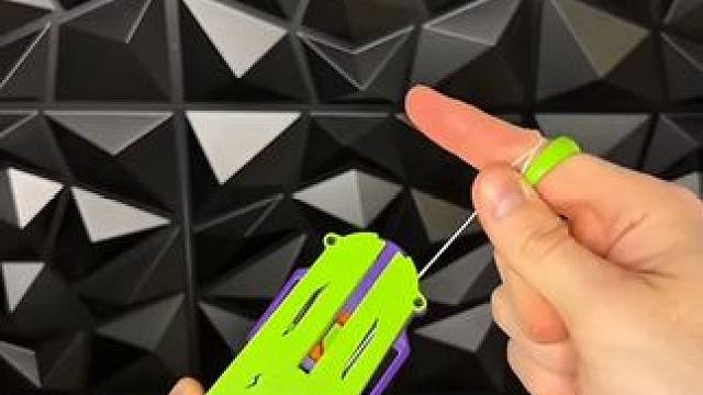 没有男生会拒绝这么酷的袖剑吧~ #有男生会拒绝这个玩具吗 #酷炫