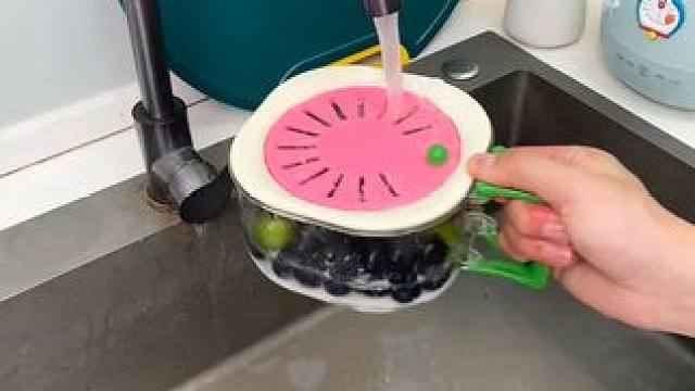 双层二合一沥水篮 双层二合一沥水篮家用可爱水果篮子清洗滤水加厚果盘带盖洗菜篮 #沥水盒  #果篮子 