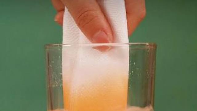 从小热爱科学的孩子，其思维强大到你无法想象。这里有几百个真实的科学小实验，快带孩子玩起来吧#科学小实