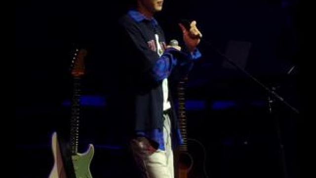 灿烈：听不懂听不懂 特别可爱的～
今天终于有时间复盘了
看视频的时候，就好像时光倒流一样
再幸福一场