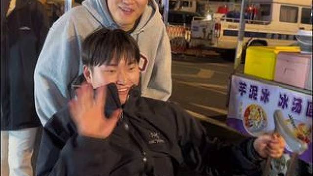 南京鬼市开市现场 总要来趟南京吧 今晚开市总要来趟南京鬼市开市现场吧！#南京鬼市 #南京旅游攻略 #