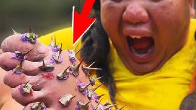 ToRung搞笑 小哥帮胖姐做鞋
#看一次笑一次 #搞笑#解压