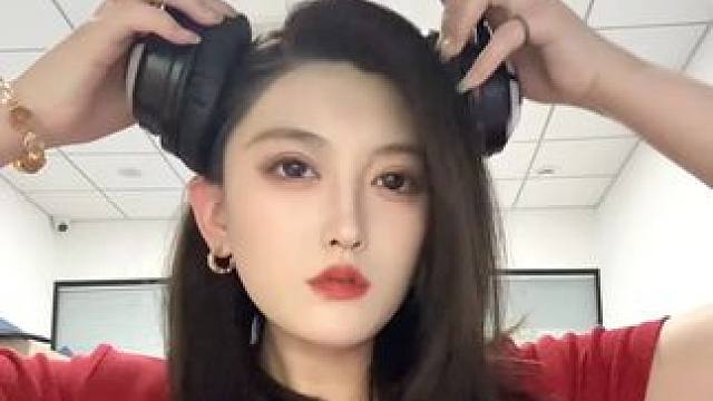 打游戏一戴耳机嘴就不受控制是咋回事家人们？？ #游戏 #游戏日常 #steam游戏 #电脑 #游戏精