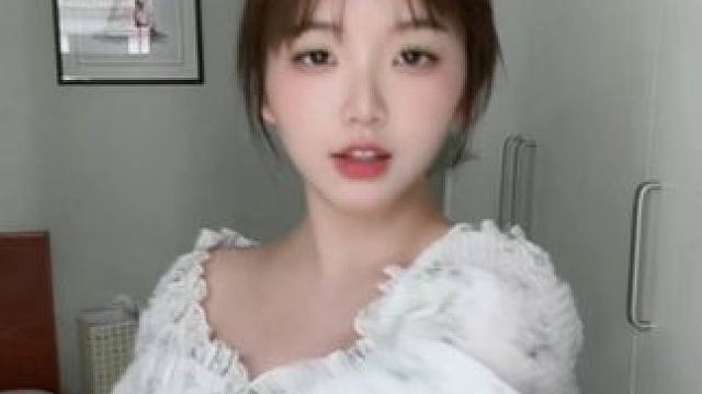 恰似你我那年 很久以前学的，主打一个手和脚各忙各的
#咏春 #春之晓梦不觉恰似你我当年 #国风 #国