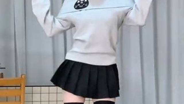 我这么萌你不炸了吗？
#小芝瑶 #猫娘 #学妹