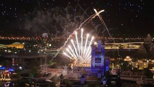 五一出去玩谁不想看一场盛大的烟火和无人机共舞的表演呢！#湖北人有自己的城堡光影秀了