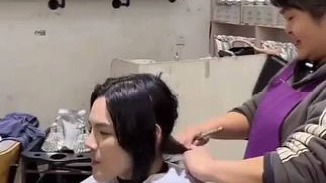 #头发就得这样搞 #认真工作的样子 #改头换面 #改变从头开始 #天花板级别的理发师