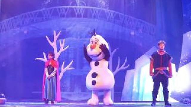 还在发愁怎么给孩子一个难忘周末？快来江西鄱阳站，观看《冰雪女王之魔法的秘密》。裸眼3D打造唯美冰雪世