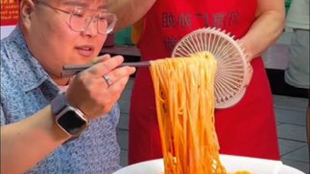 千万网红冬杰一次性7两狂赚阿姨2000元现金~#螺蛳粉