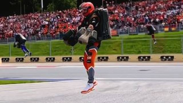 科技改变生活，这样送外卖快很多#极限运动  #单兵飞行器 #空中飞人 #低空飞行