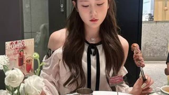 没见过我姐的 的确都说我好看#姐妹