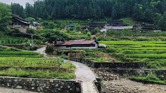 有人说这是穷乡僻壤，也有人说这是诗和远方，在我眼中这是治愈心灵的地方，你认为呢？#乡愁记忆 #隐藏在