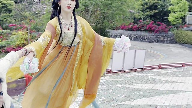 周末欢乐游，带上心爱的她，来东莞观音山体验飞天威亚，圆一个仙女梦、飞天梦