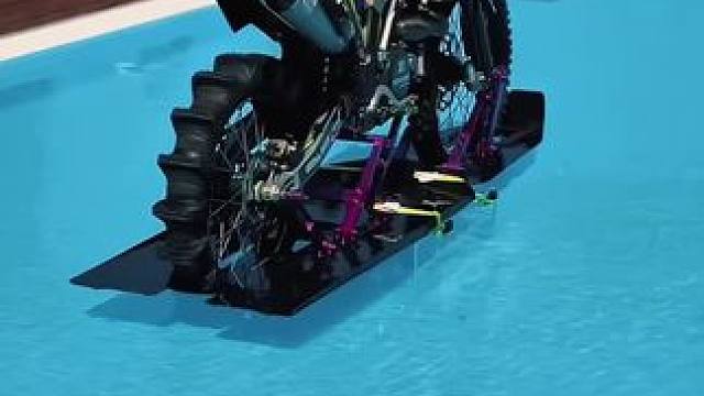 还是老哥会玩#专业动作请勿模仿