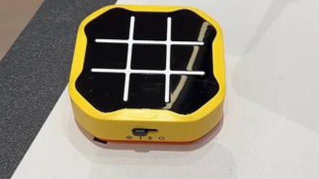 对面的人机有点东西，但不多~ #玩个很新的东西