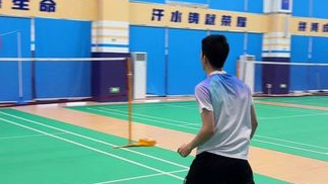 单打站位 帮助你快速启动#因为热爱所以坚持 #一起来打羽毛球 #呼叫我的球搭子#羽毛球 #日常训练