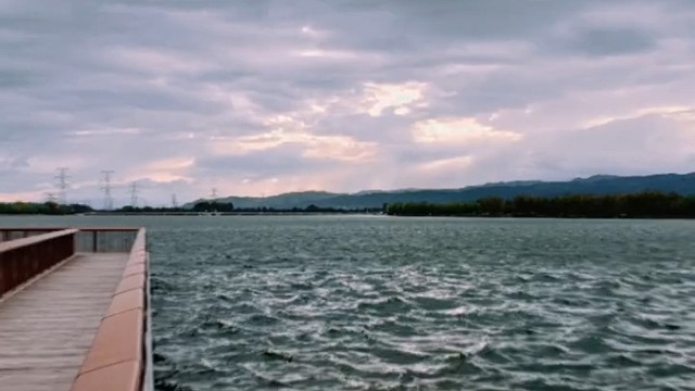 现实里看着游戏的风景