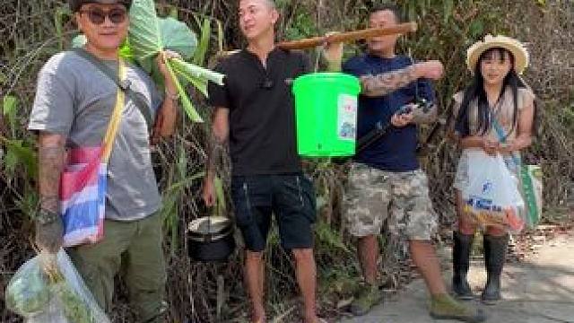 好久没有出来户外搞鱼了，今天搞吃一小顿#家乡特产 #新农人计划2024 #回村后的我 #户外捕鱼