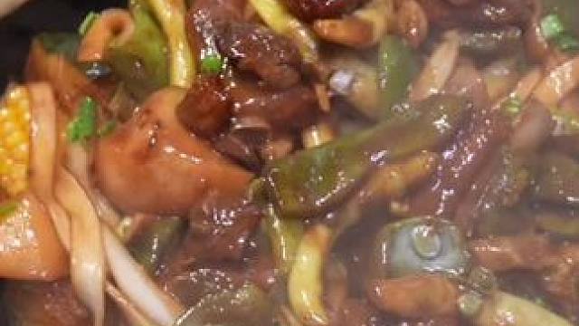 东北铁锅炖 冷水鱼 今天给加班的同事带夜宵 太哔了～#杭州美食 #东北菜 #万物皆可种草搜 #好好吃