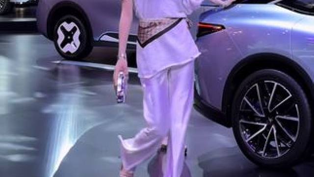 #美女模特 #走秀 #车展现场