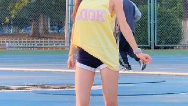 嘻嘻，今天这一身居然被要wx了 #全网都在跳足球胜利之舞  #内马尔胜利之舞 #