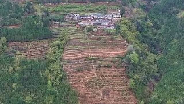 适合自驾游的韶关必背镇，半山腰都有一个大村，旱地梯田，也不知道以前没通路时，这里是如何生活的，你知道