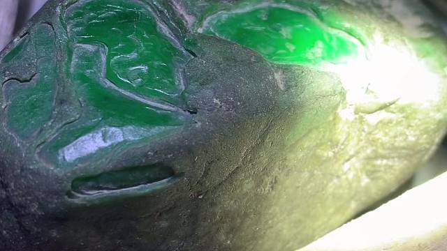 星期天，人家放假，我放漏