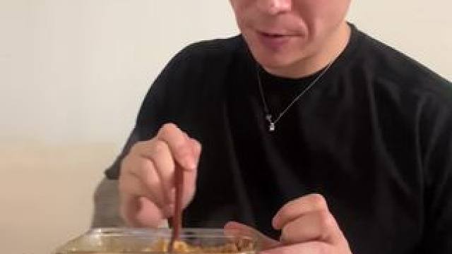 最近超火的模仿系列~韩国霸道总裁吃饭